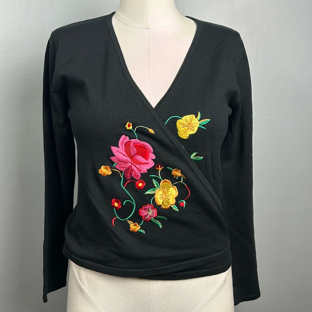 Vintage Joseph A. Silk blend Black embroidered tie around cardigan top size M